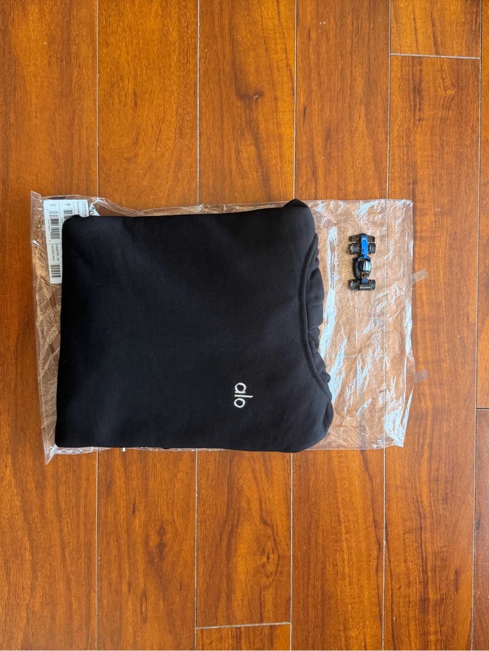 ALO Yoga Men's Black Pullover Hoodie - Picture 5 of 5